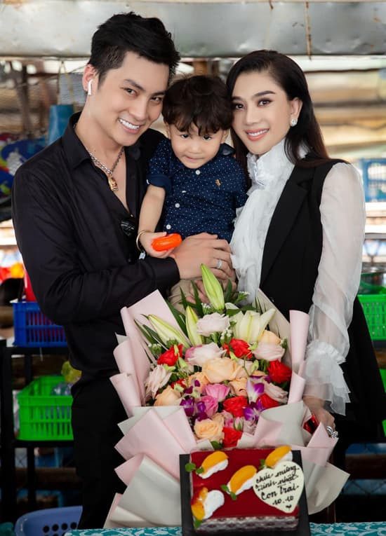 ca sĩ Lâm Khánh Chi, sao Việt