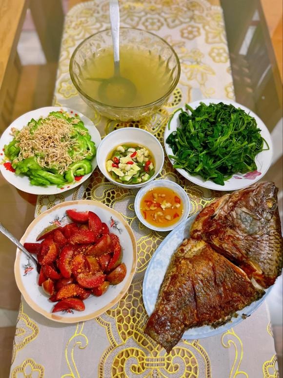 mâm cơm nhà 30 ngày 2 mâm cơm, mâm cơm nhà 30 ngày, món ngon