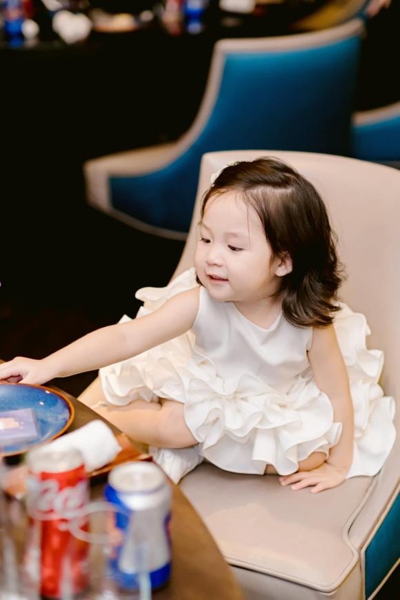Vân navy,con gái vân navy,hot girl việt
