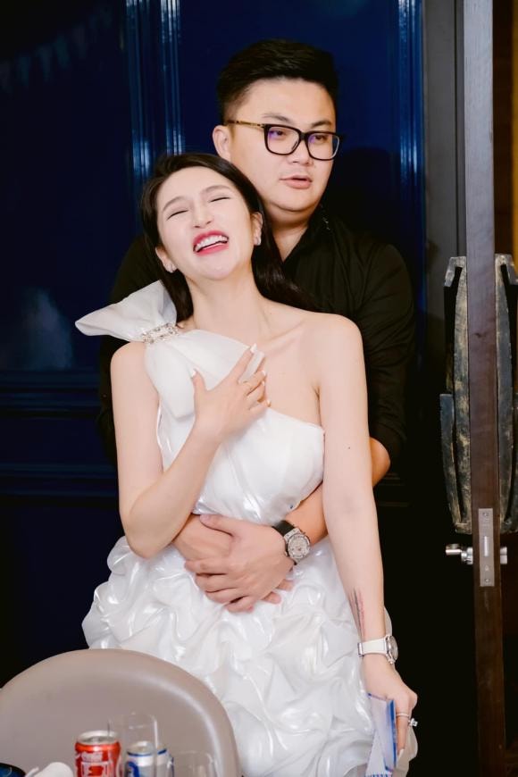 Vân navy,con gái vân navy,hot girl việt