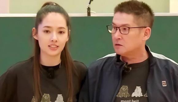Hướng Tả ngoại tình, Quách Bích Đình, sao Hoa ngữ