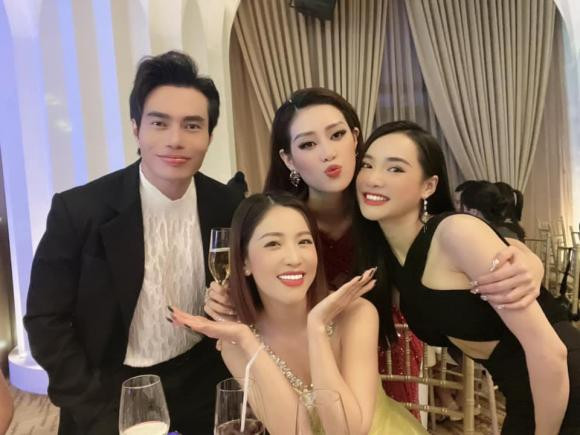 Tin sao việt,tin sao việt mới nhất,tin sao việt hot nhất,tin sao việt tháng 7