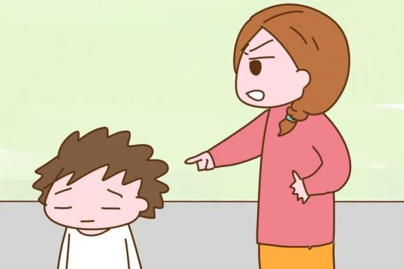 chăm con, dạy con, trẻ cãi lại khi bị bố mẹ mắng, trẻ im lặng khi bị bố mẹ mắng, mắng con
