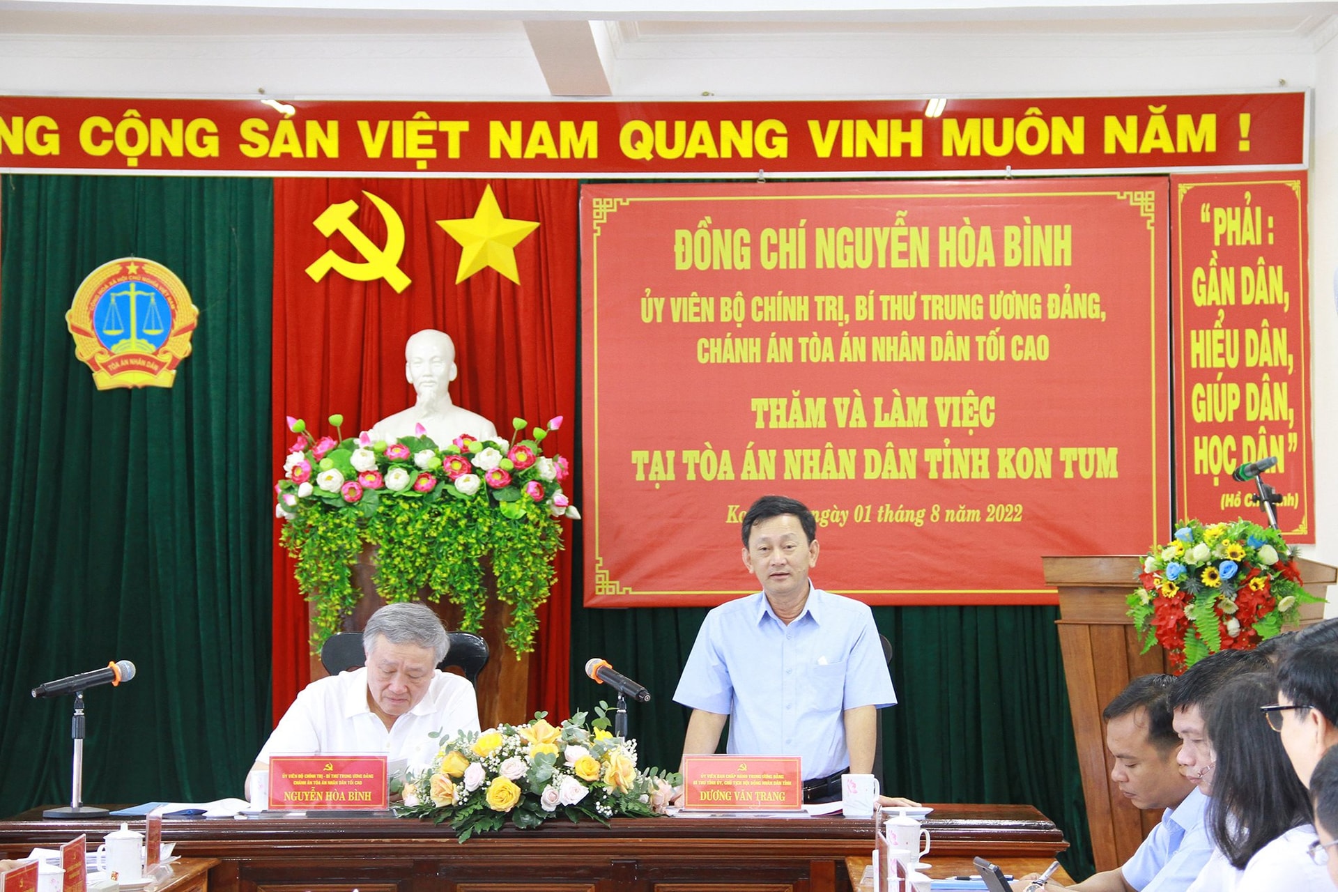 chanh-an-tandtc-lam-viec-tai-kon-tum.-anh-2.jpg