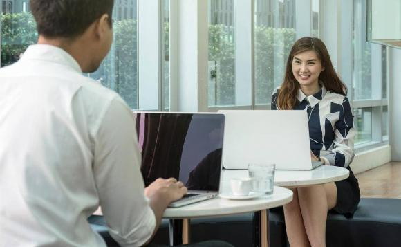 học cách im lặng, im lặng ở nơi làm việc, nơi làm việc cần biết điều này