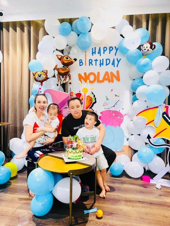 Diễn viên Đinh Ngọc Diệp, đạo diễn Victor Vũ, sao Việt