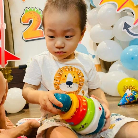 Diễn viên Đinh Ngọc Diệp, đạo diễn Victor Vũ, sao Việt