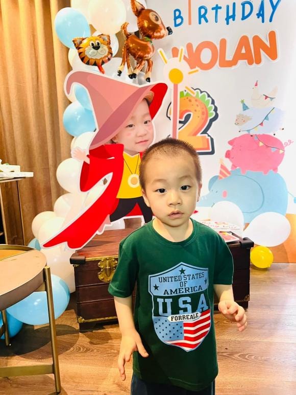 Diễn viên Đinh Ngọc Diệp, đạo diễn Victor Vũ, sao Việt