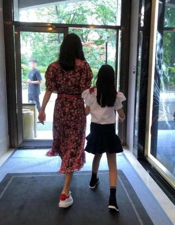 kim hee sun, con gái kim hee sun, sao hàn 