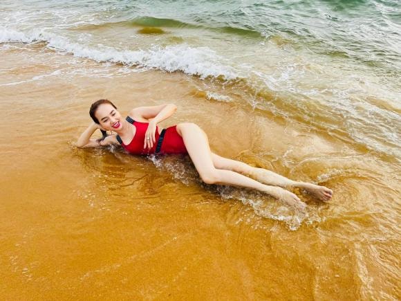 Đinh ngọc diệp,đinh ngọc diệp diện bikini,sao việt