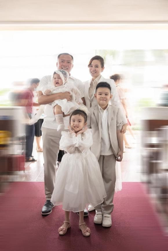 vy oanh, sao việt, con gái vy oanh 