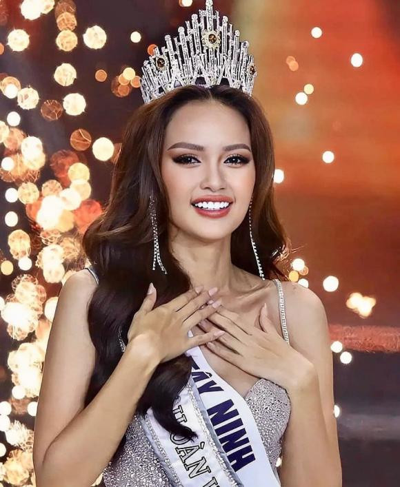 sash factor, sao việt, ngọc châu, miss universe 