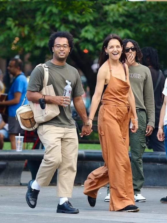 Katie Holmes, Vợ cũ Tom Cruise công khai bạn trai mới, Bobby Wooten II, sao Hollywood