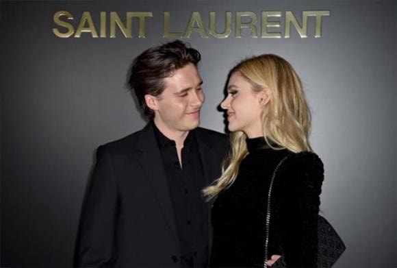 Victoria Beckham, Nicola, Brooklyn, bà Becks cùng gia đình tận hưởng chuyến du lịch ở Miami, Nicola Peltz thể hiện màn âu yếm Brooklyn tại sự kiện Variety Power of Young Hollywood, sao Hoolyywood