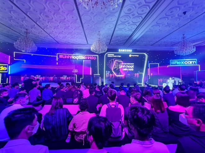 The Flex City, samsung, Galaxy Z