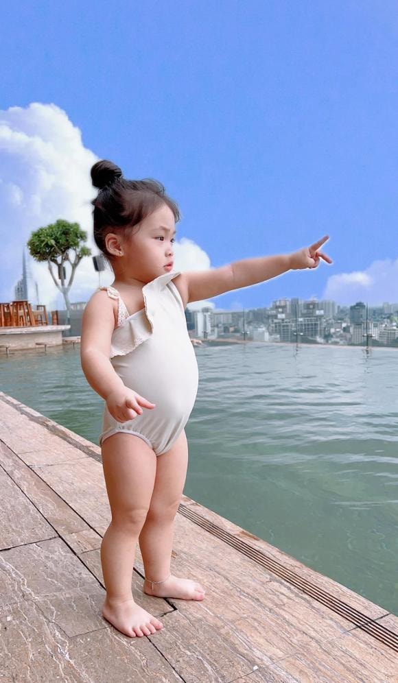 ca sĩ Pha Lê, sao Việt