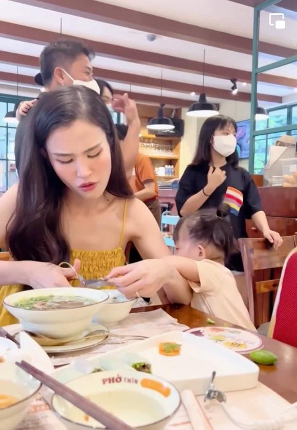 con gái đông nhi, đông nhi, sao việt, ông cao thắng 