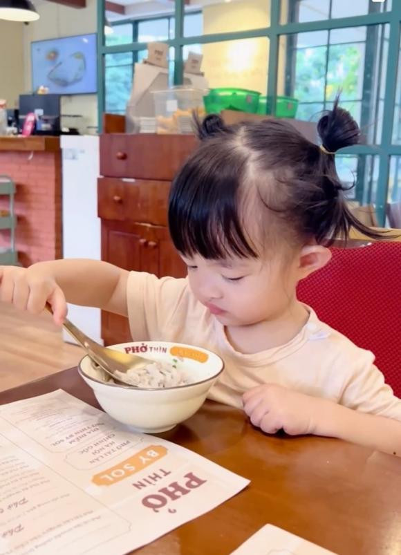 con gái đông nhi, đông nhi, sao việt, ông cao thắng 