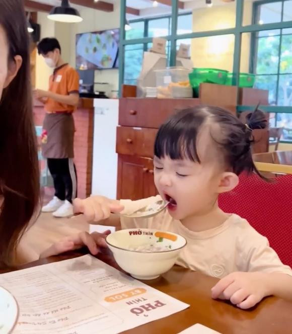con gái đông nhi, đông nhi, sao việt, ông cao thắng 