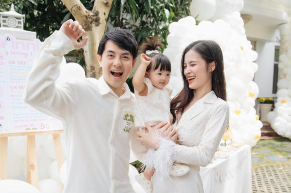 con gái đông nhi, đông nhi, sao việt, ông cao thắng 