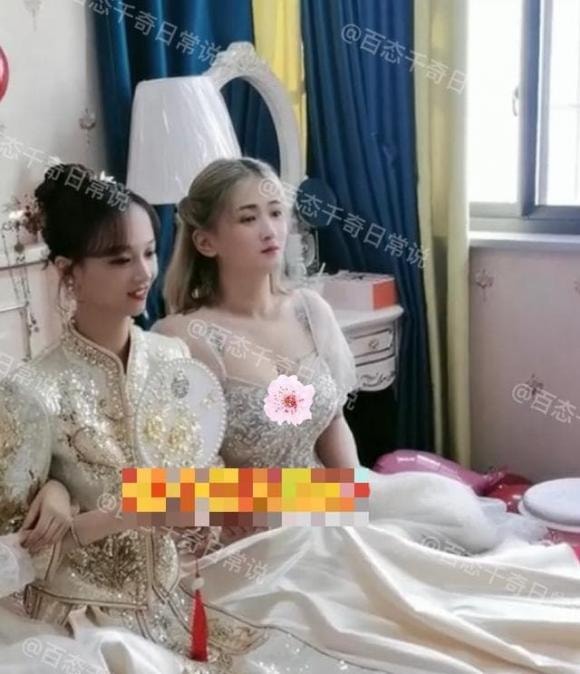phù dâu ăn mặc mát mẻ, phù dâu sexy, câu chuyện thú vị trong đám cưới