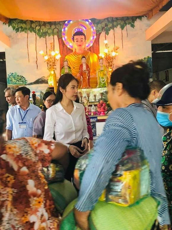 ca sĩ Thủy Tiên