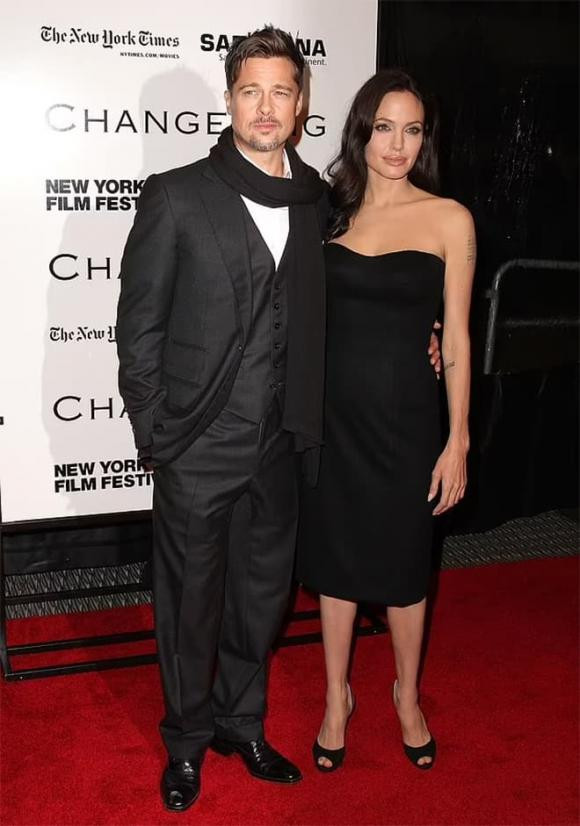 Angelina Jolie, Brad Pitt, Angelina Jolie hạ gục chồng cũ, Angelina Jolie thừa nhận cái tên Jane Doe là của mình, sao Hollywood