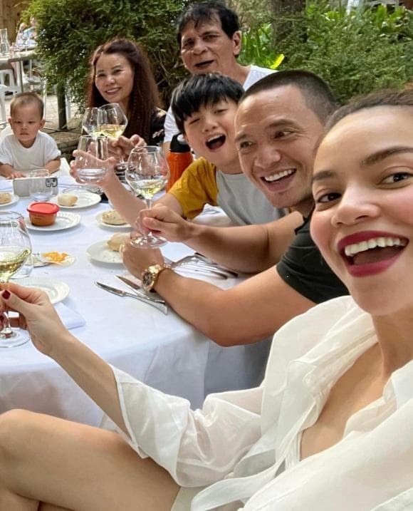 ca sĩ Hồ Ngọc Hà,nữ ca sĩ hồ ngọc hà,diễn viên Kim Lý, sao Việt, cặp sinh đôi của Hà Hồ