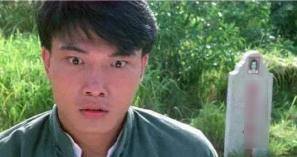 Việc sử dụng ảnh diễn viên làm ảnh thờ trong phim có phải là điều cấm kỵ? Ai ngờ ekip có chiêu lấy lòng bằng một phần thưởng 'tươi rói' 5 phim Hoa ngữ