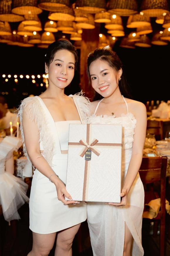 Ca sĩ Nhật Kim Anh,diễn viên Nhật Kim ANh,sao Việt
