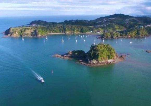hòn đảo thú vị, hòn đảo dành riêng cho phụ nữ, hòn đảo kỳ lạ