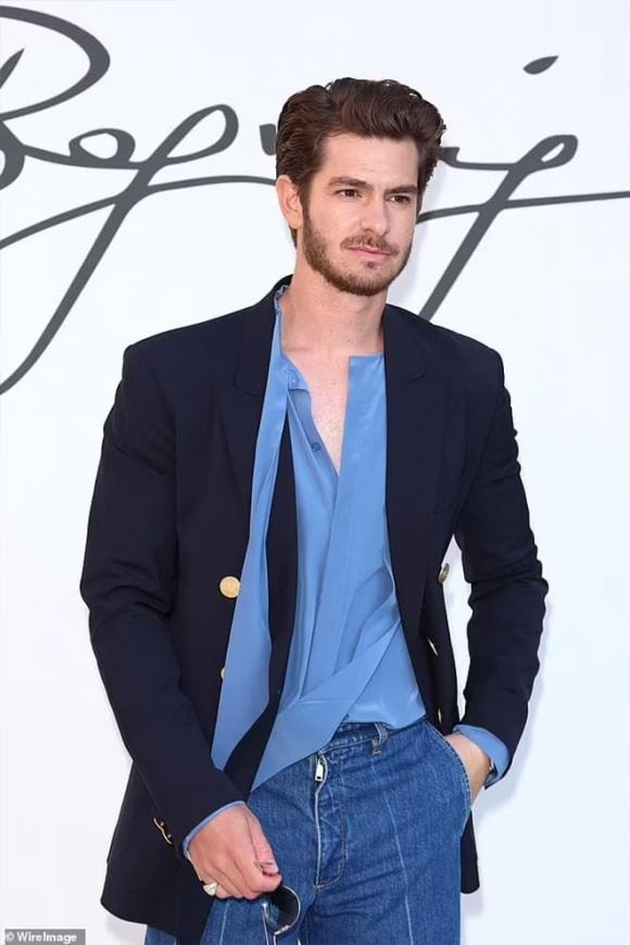 Andrew Garfield, Andrew Garfield hành hạ mình, Andrew Garfield bỏ đói, kiêng tình dục để đóng tròn vai diễn linh mục, sao Hollywood