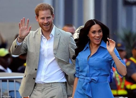 Meghan,  Harry, Sự thật đằng sau bức màn về nổi đau của Meghan khi phải chịu khi hẹn hò với Harry, Meghan đã tuyên bố bị ép đính hôn ở Nam phi và bị các trợ lý hoàng gia “gắn mác” tham vọng khi hẹn hò