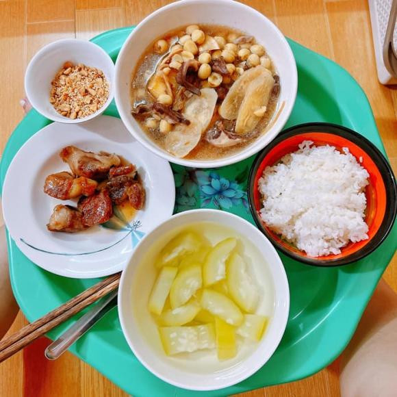 mâm cơm cữ, ở cữ, mẹ bỉm