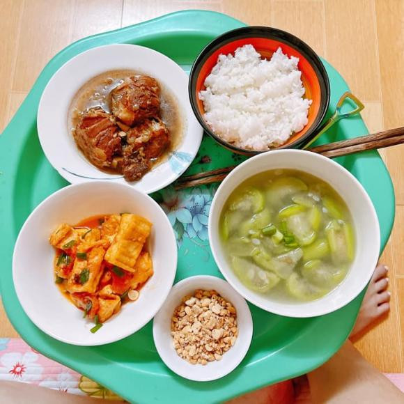 mâm cơm cữ, ở cữ, mẹ bỉm