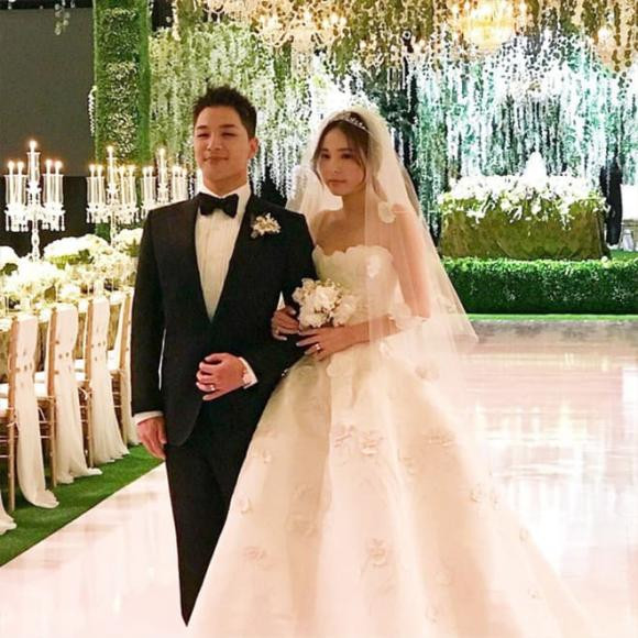 Tan chảy với loạt khoảnh khắc mặc váy cưới của Son Ye Jin xinh thế này  Hyun Bin chốt cưới vội là phải  Làm cha mẹ