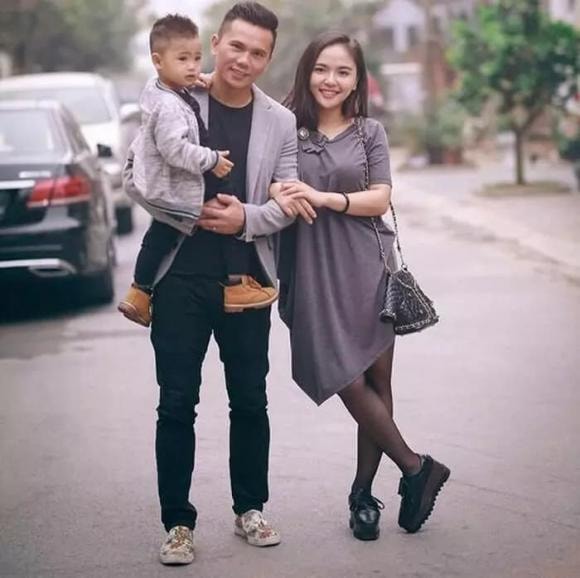 Nhạc sĩ Tú Dưa lần đầu tiên khoe con gái thứ 5, dung mạo nhận vô số lời khen vì quá xinh xắn và đáng yêu 3 Nhạc sĩ tú dưa,con gái tú dưa,sao việt