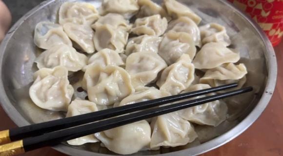 mâm cơm ngon, bố chồng nấu cơm, bố chồng, con dâu