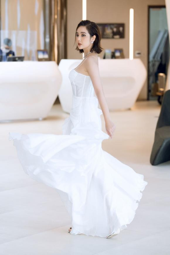 Huyền lizzie,thương ngày nắng về,sao việt