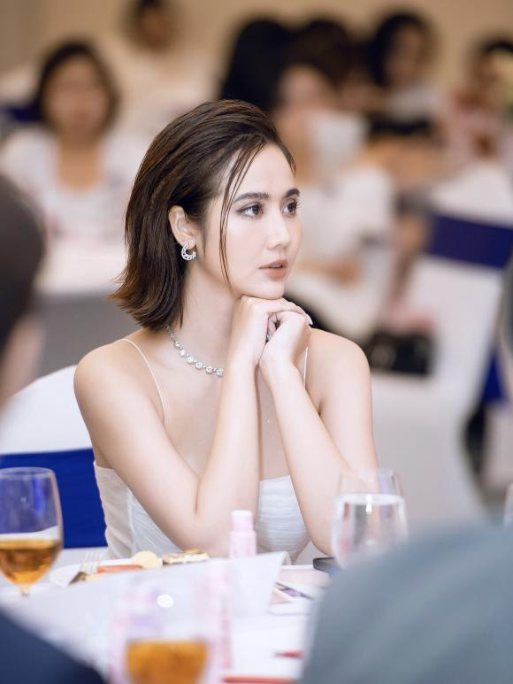 Huyền lizzie,thương ngày nắng về,sao việt