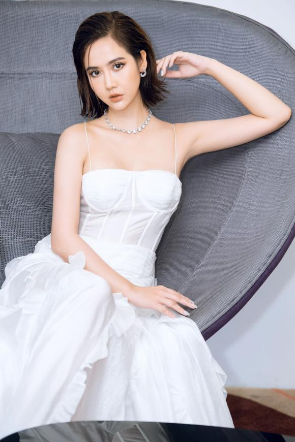 Huyền lizzie,thương ngày nắng về,sao việt