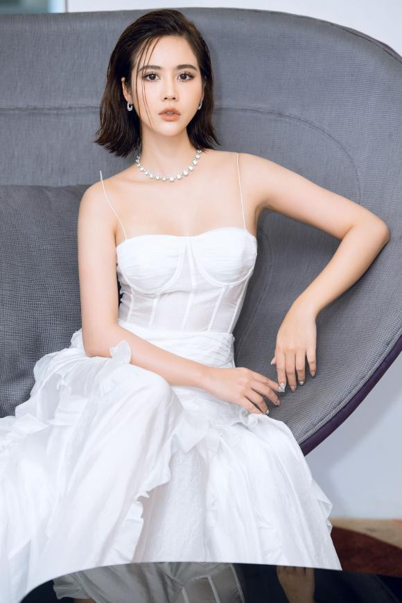 Huyền lizzie,thương ngày nắng về,sao việt