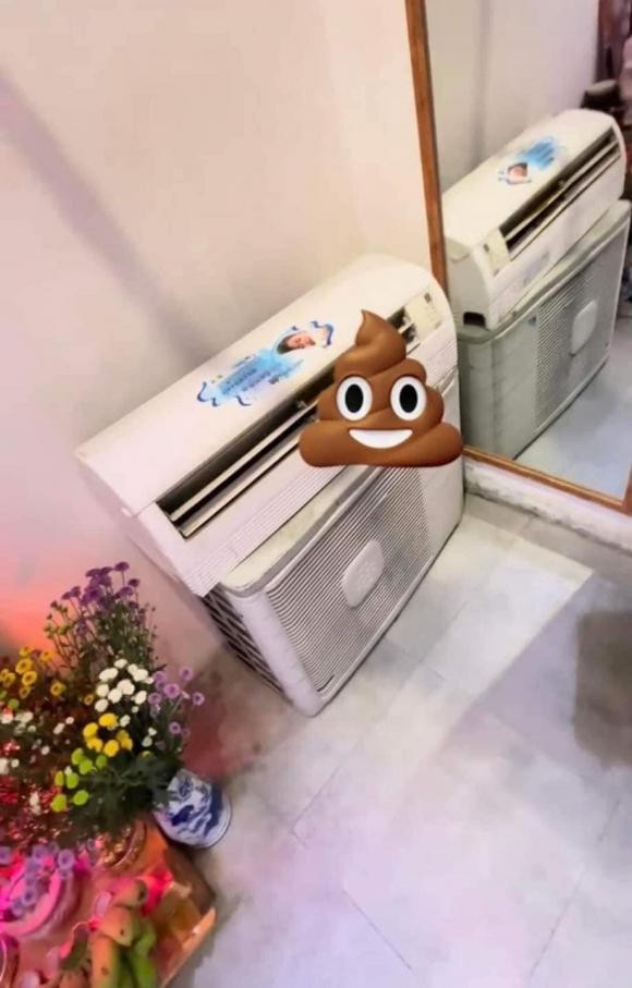 đi vệ sinh vào khe gió máy lạnh, chuyện lạ, đau bụng