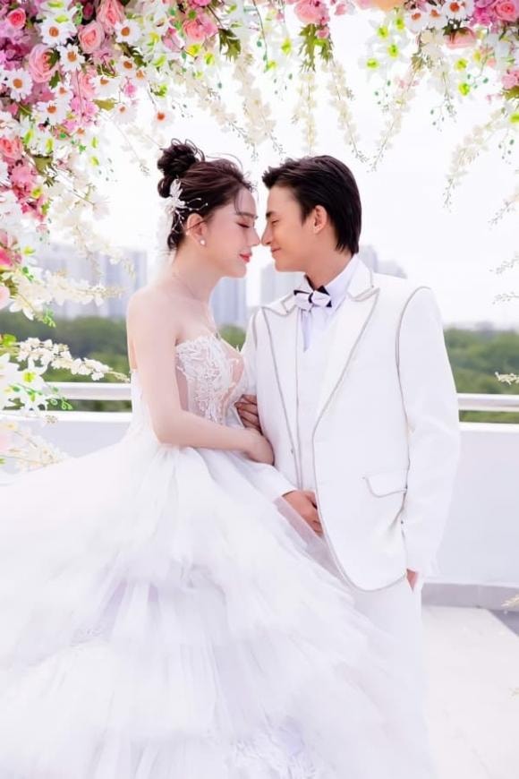 ca sĩ Lâm Khánh Chi, sao Việt