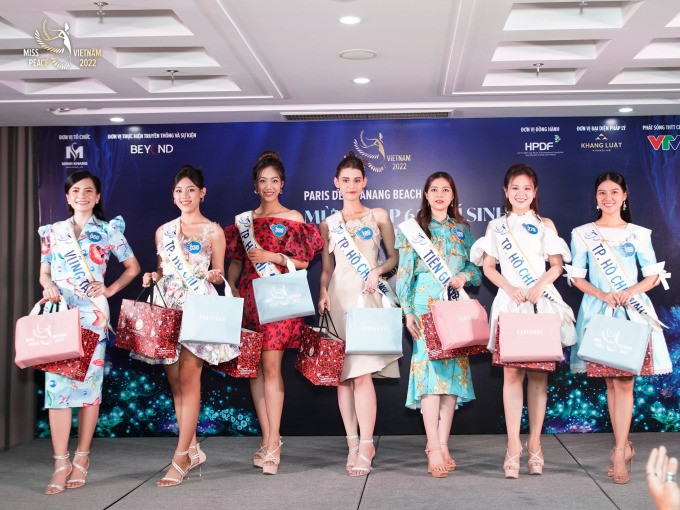 Thí sinh cuộc thi tại buổi trao sash hồi đầu tháng 9. Ảnh: Miss Peace Vietnam