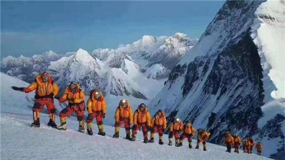 đỉnh Everest, leo núi, du lịch mạo hiểm