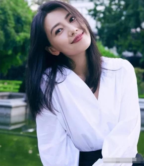 Phụ nữ 50, mốt tóc, kiểu tóc trung niên