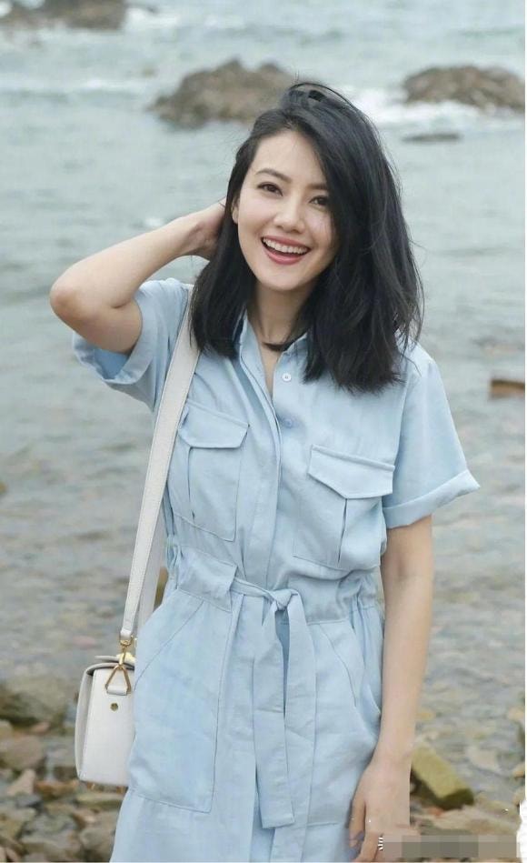 Phụ nữ 50, mốt tóc, kiểu tóc trung niên