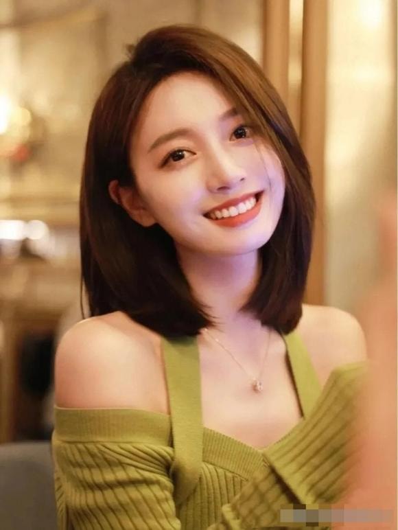 Phụ nữ 50, mốt tóc, kiểu tóc trung niên