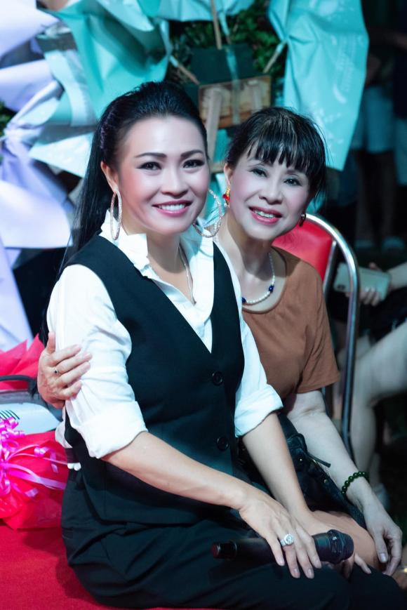 NSƯT Hồng Liên, nghệ sĩ Hồng Liên, sao Việt